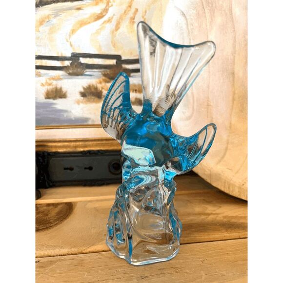 Vintage L.E. Smith Light Blue Art Glass Bird in Flight – 8.75" Figurine - Picture 3 of 5